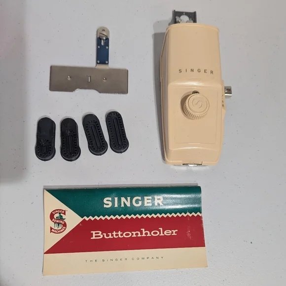 Vintage Singer Buttonholer - Picture 6 of 12